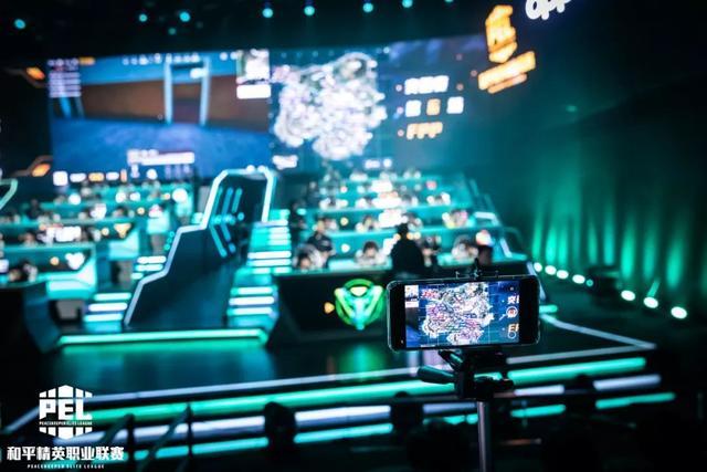 的表现亦让 的表现亦让