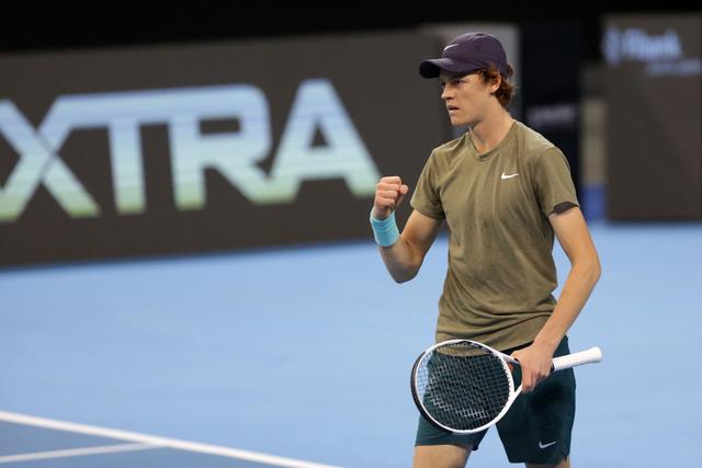 亚冬会首秀开门红 冰壶混双循环赛中国队战胜哈萨克斯坦队.